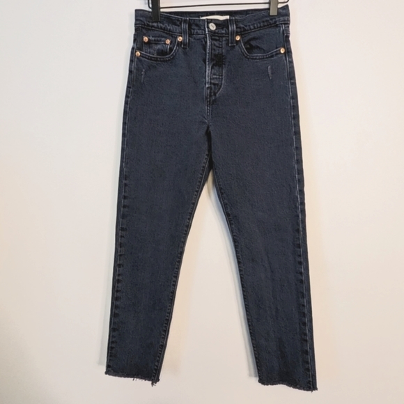 Women's Levi's Wedgie Straight Fit Dark Wash Button Fly Jeans Size 26 EUC - Picture 1 of 9